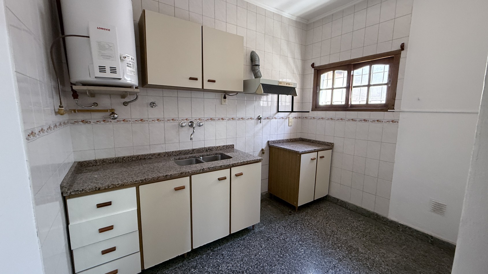VENTA CASA 2 DORM - S/ AV. DE LAS AMERICAS !!!