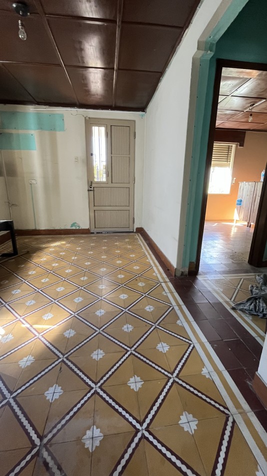 EN VENTA CASA A REFACCIONAR - S/ AV. DE LAS AMERICAS !!!