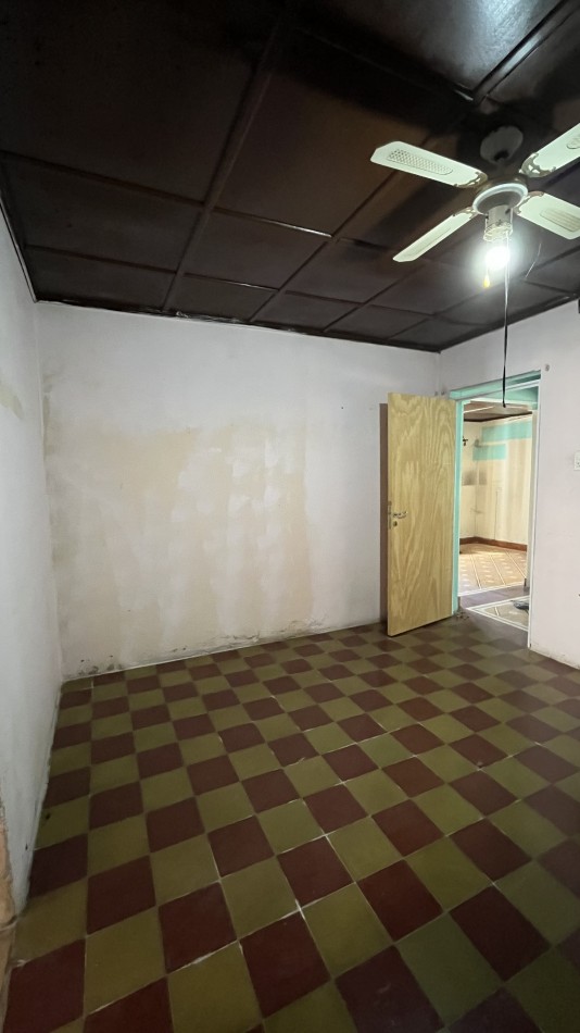 EN VENTA CASA A REFACCIONAR - S/ AV. DE LAS AMERICAS !!!