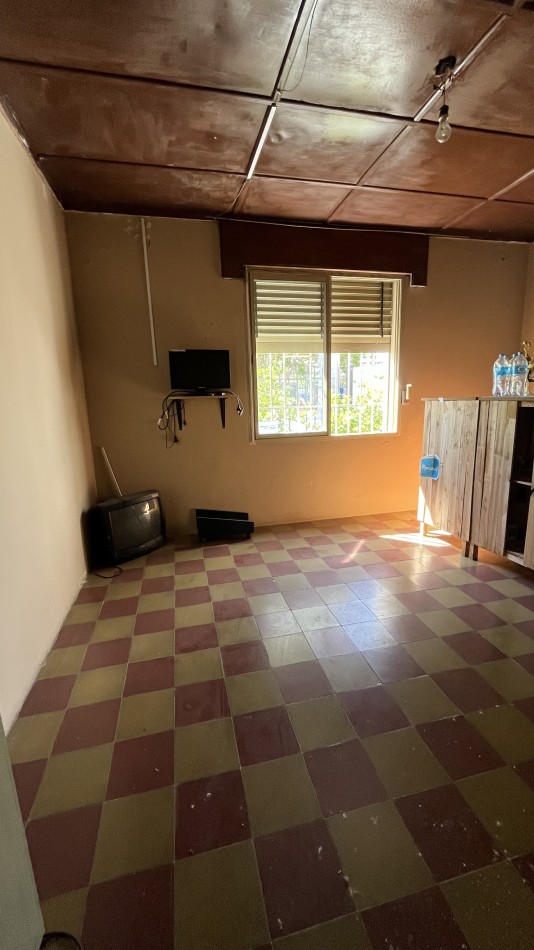 EN VENTA CASA A REFACCIONAR - S/ AV. DE LAS AMERICAS !!!