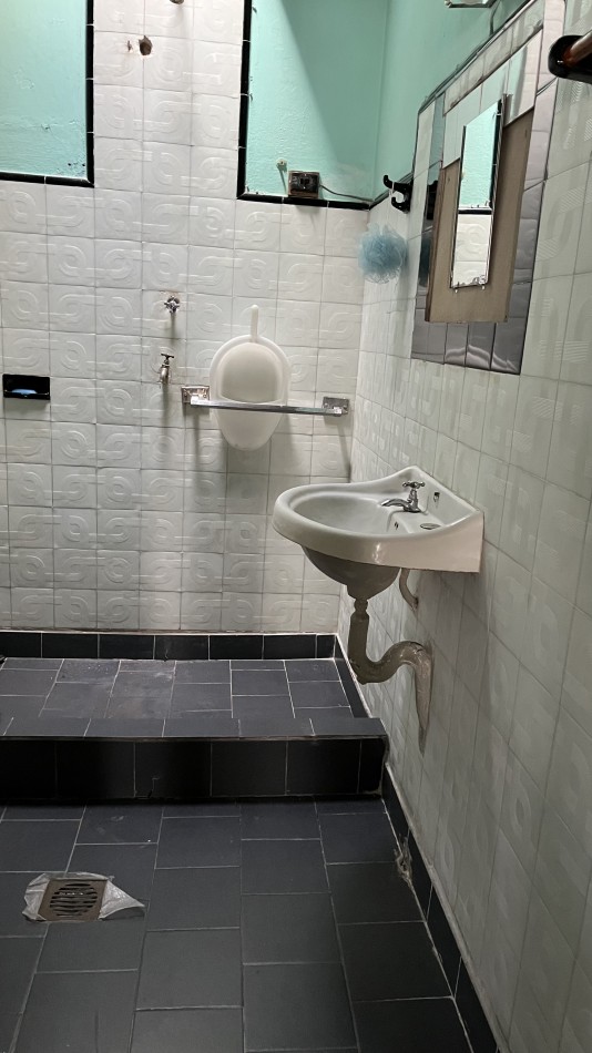 EN VENTA CASA A REFACCIONAR - S/ AV. DE LAS AMERICAS !!!
