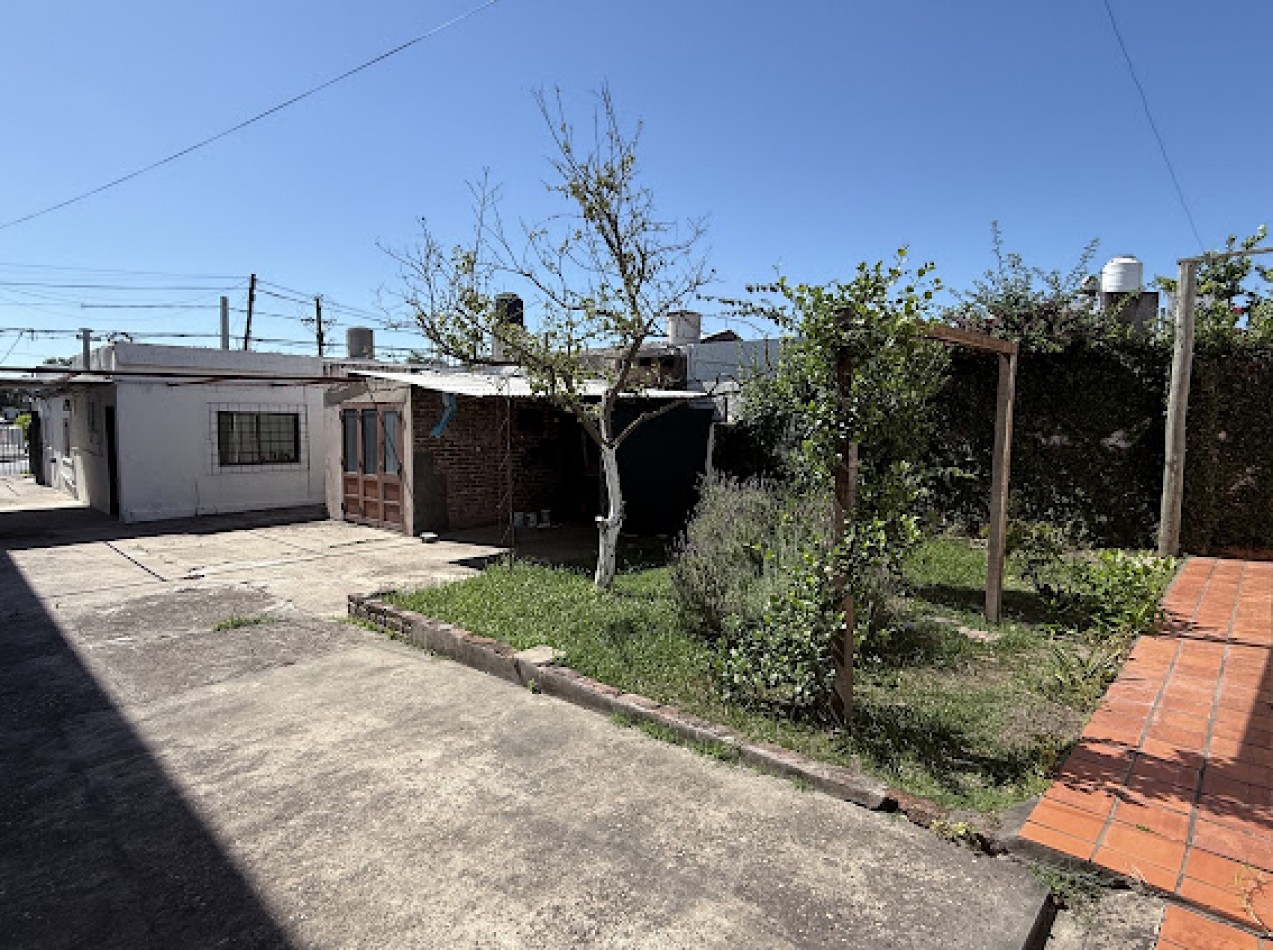 EN VENTA CASA A REFACCIONAR - S/ AV. DE LAS AMERICAS !!!
