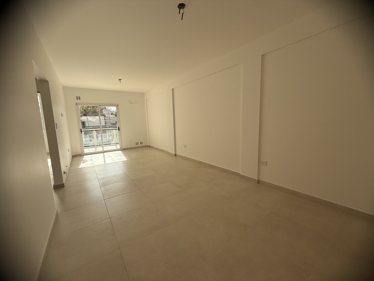 VENTA HERMOSO DPTO DE 2 DORM CON COCHERA-ZONA BOULEVARES !!!