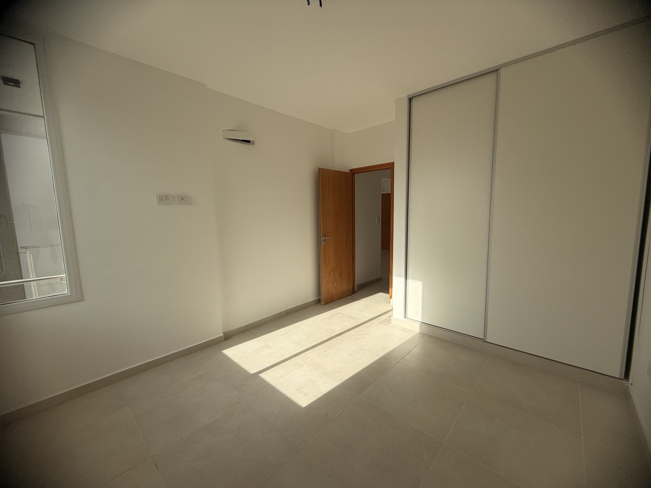 VENTA HERMOSO DPTO DE 2 DORM CON COCHERA-ZONA BOULEVARES !!!