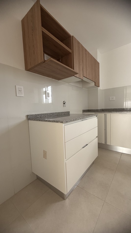 VENTA HERMOSO DPTO DE 2 DORM CON COCHERA-ZONA BOULEVARES !!!