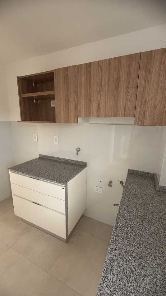 VENTA HERMOSO DPTO DE 2 DORM CON COCHERA-ZONA BOULEVARES !!!
