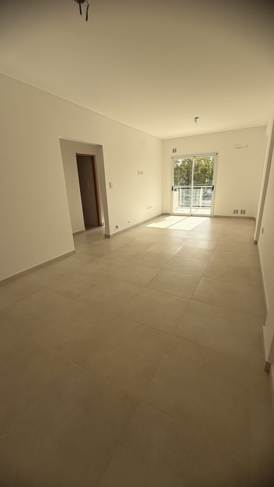 VENTA HERMOSO DPTO DE 2 DORM CON COCHERA-ZONA BOULEVARES !!!