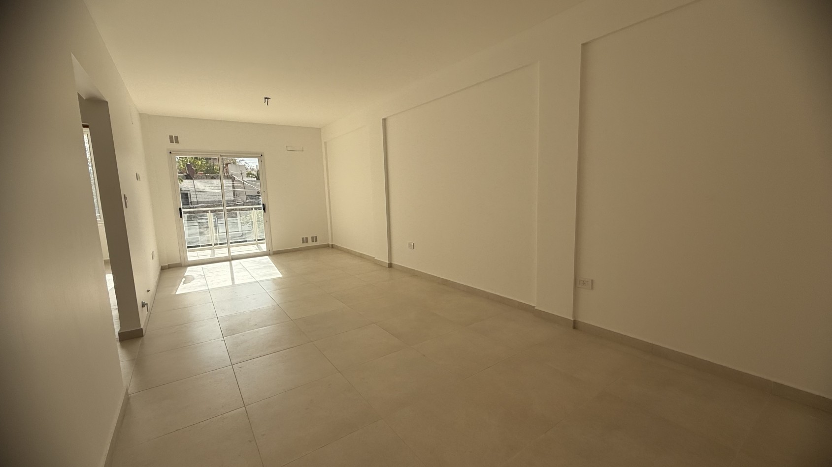 VENTA HERMOSO DPTO DE 2 DORM CON COCHERA-ZONA BOULEVARES !!!