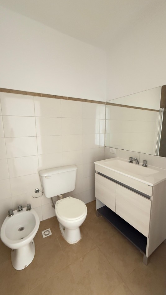 EN VENTA HERMOSO DUPLEX 3 DORM - ZONA SUR