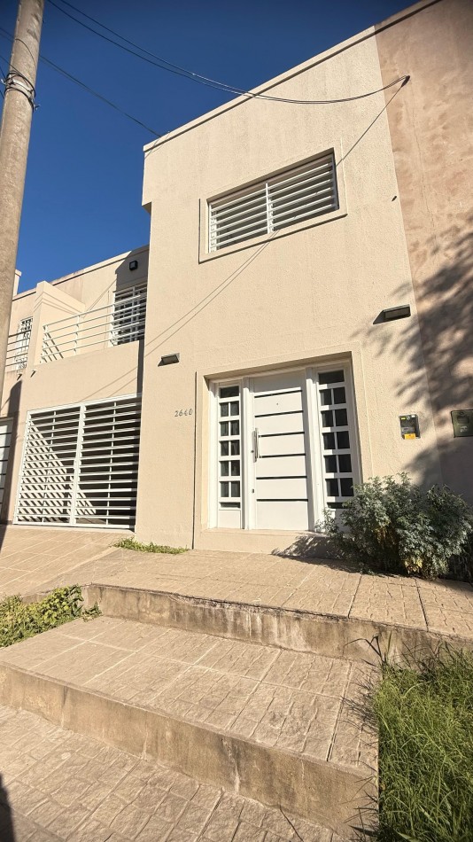 EN VENTA HERMOSO DUPLEX 3 DORM - ZONA SUR