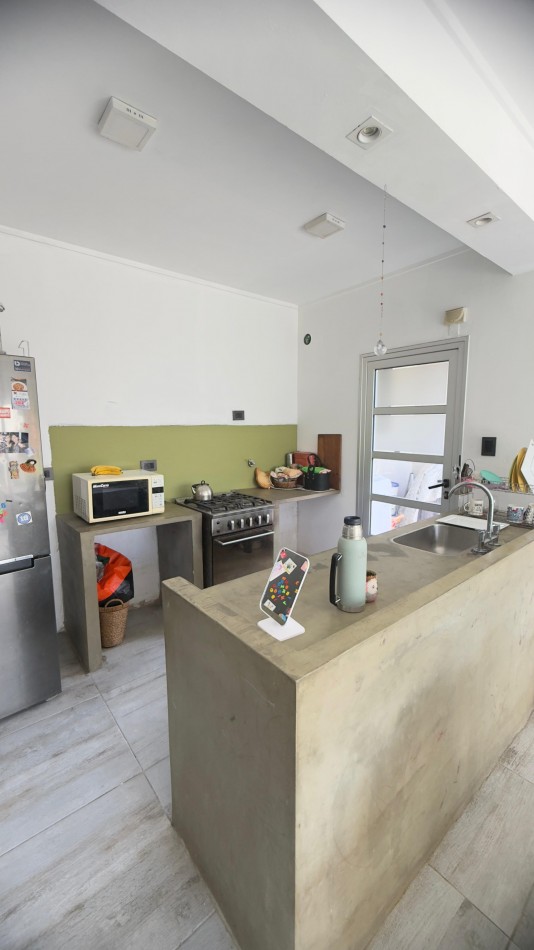 EN VENTA CASA DE 2 HABITACIONES - ZONA BARRIO LOMAS DEL GOLF