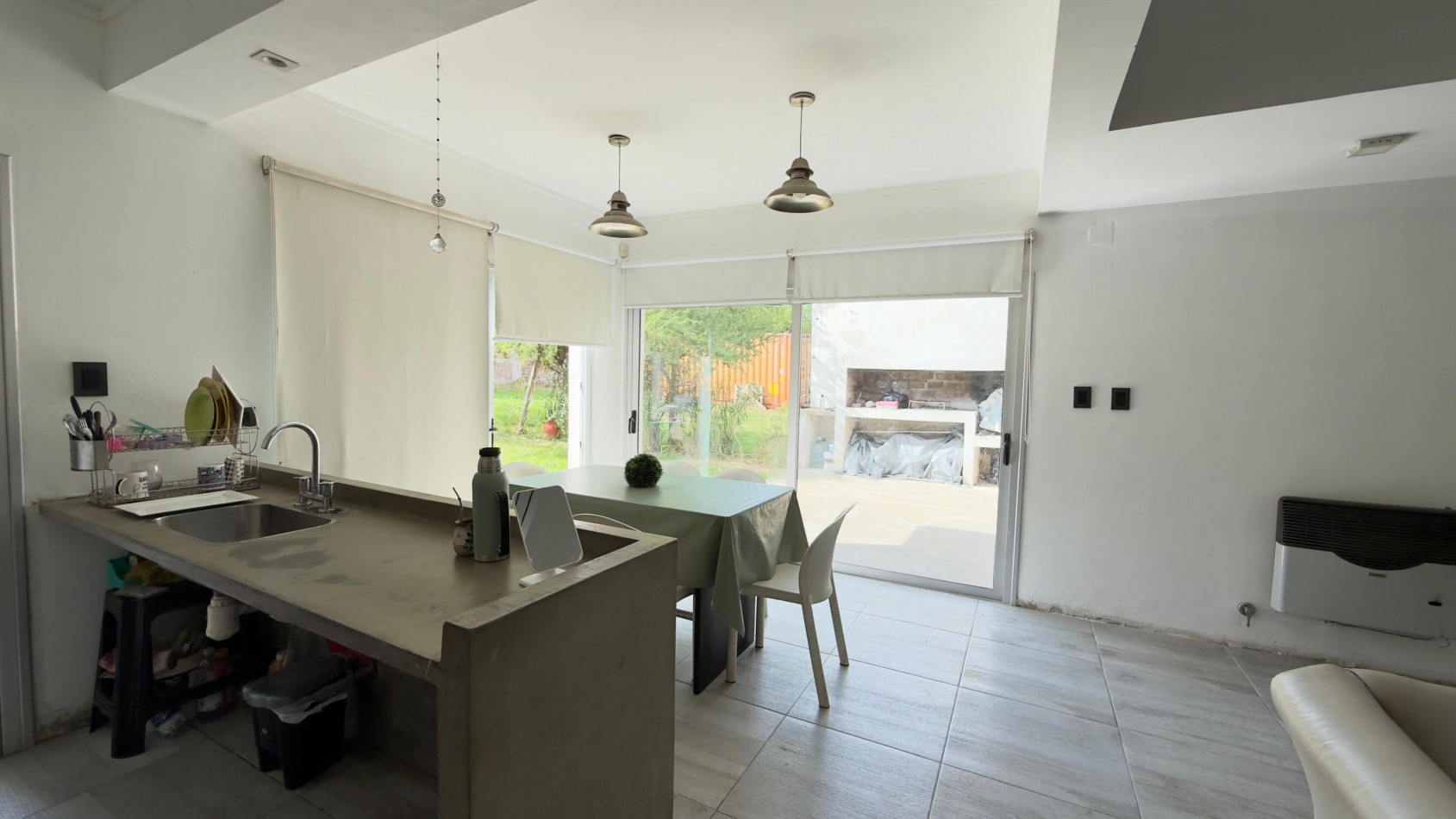 EN VENTA CASA DE 2 HABITACIONES - ZONA BARRIO LOMAS DEL GOLF