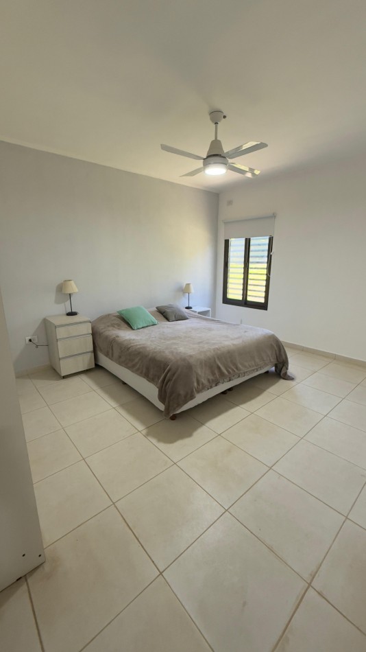 EN VENTA CASA ZONA TOMA // 3 DORM!!!