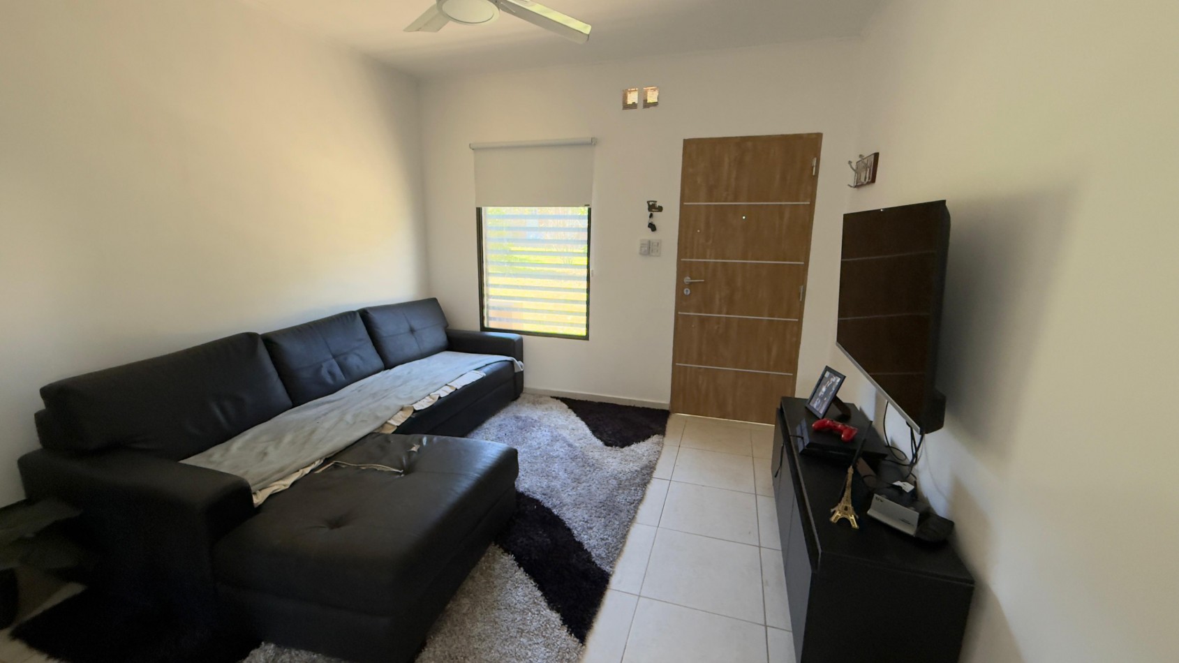 EN VENTA CASA ZONA TOMA // 3 DORM!!!