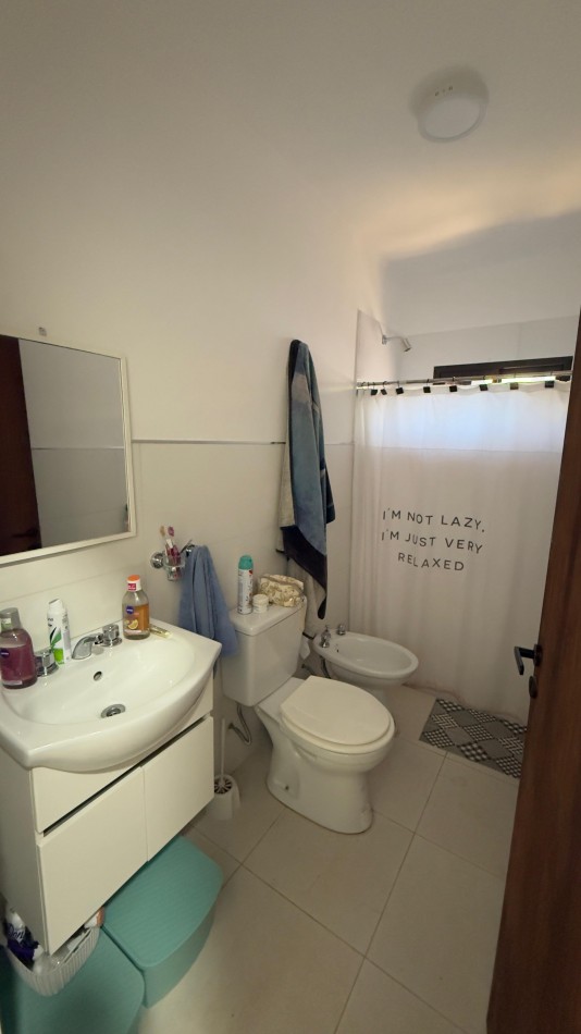 EN VENTA CASA ZONA TOMA // 3 DORM!!!