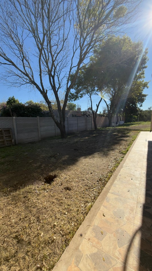 EN VENTA CASA ZONA TOMA // 3 DORM!!!