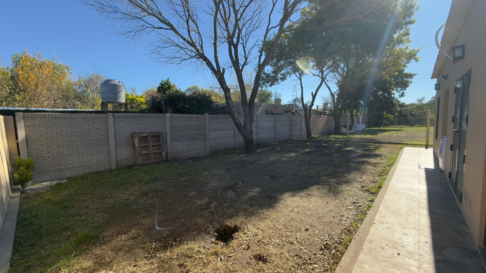 EN VENTA CASA ZONA TOMA // 3 DORM!!!