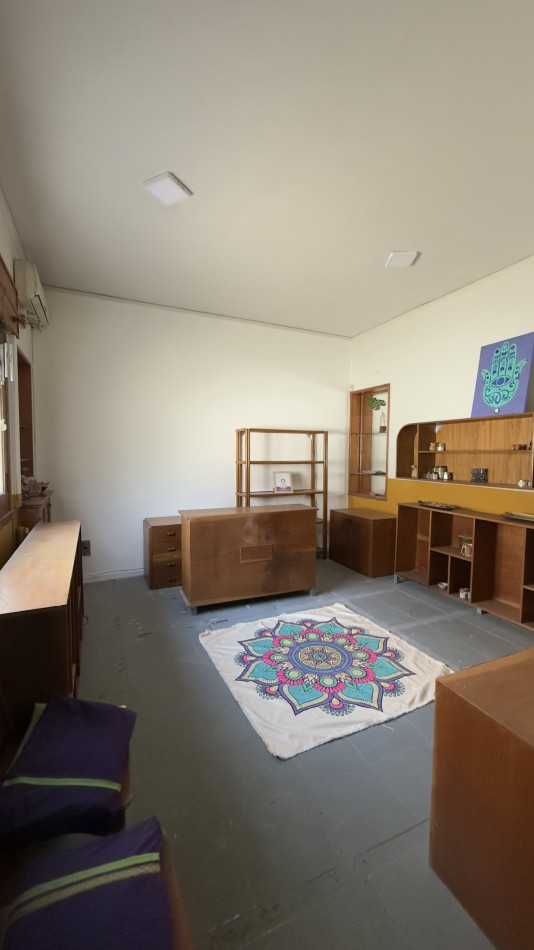 EN VENTA HERMOSA CASA - ZONA CENTRO/PARQUE URQUIZA 