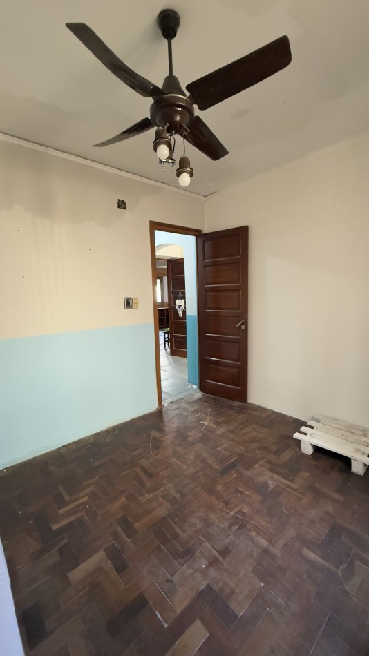 EN VENTA HERMOSA CASA - ZONA CENTRO/PARQUE URQUIZA 