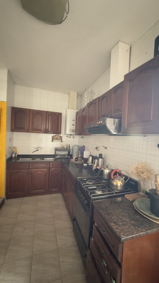 EN VENTA HERMOSA CASA - ZONA CENTRO/PARQUE URQUIZA 