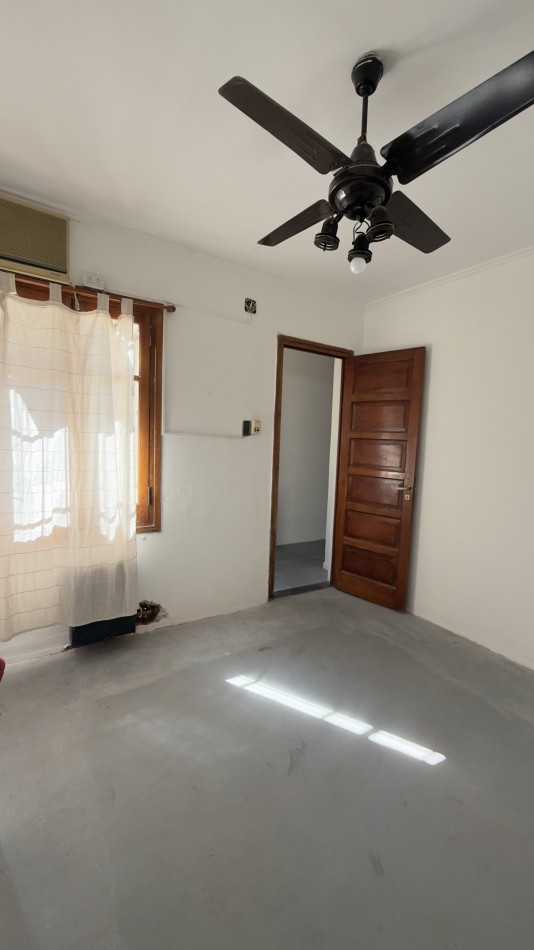 EN VENTA HERMOSA CASA - ZONA CENTRO/PARQUE URQUIZA 