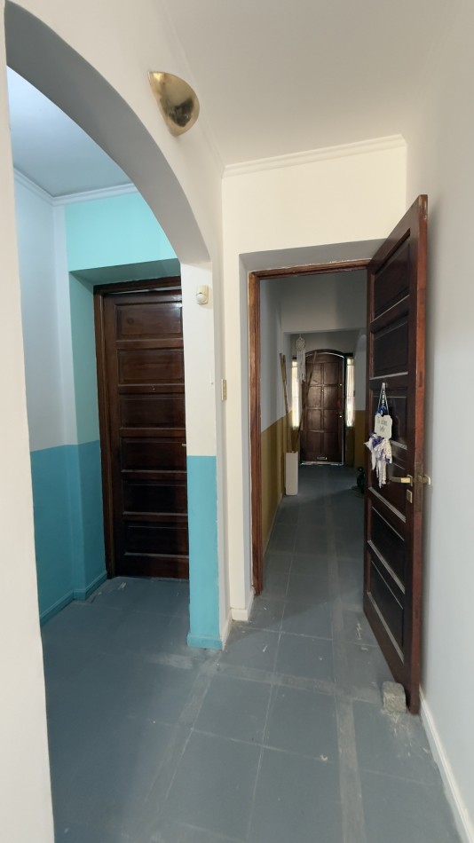 EN VENTA HERMOSA CASA - ZONA CENTRO/PARQUE URQUIZA 