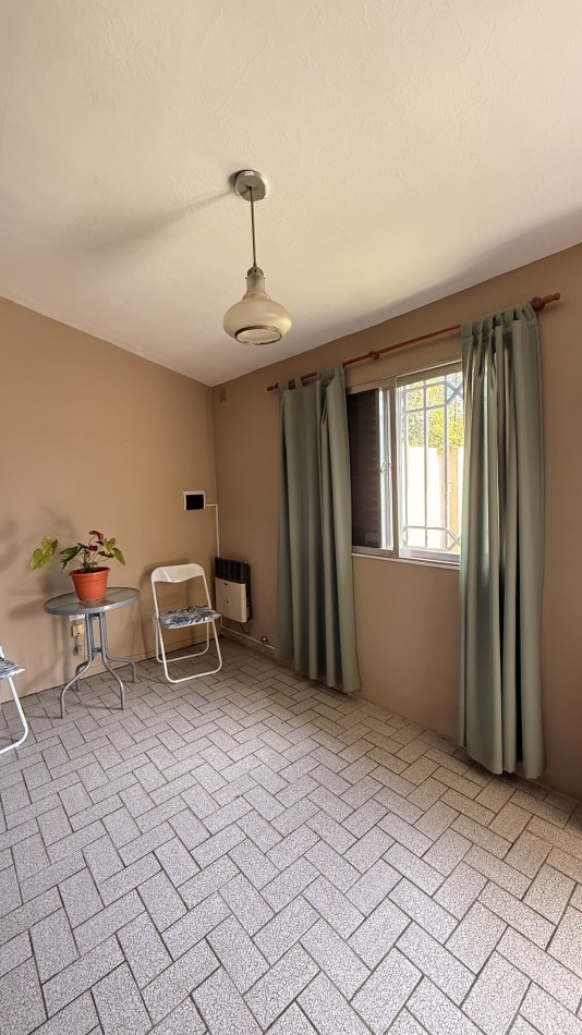 EN VENTA  CASA EN EXCELENTE ESTADO -  COMODIDAD Y FUNCIONALIDAD