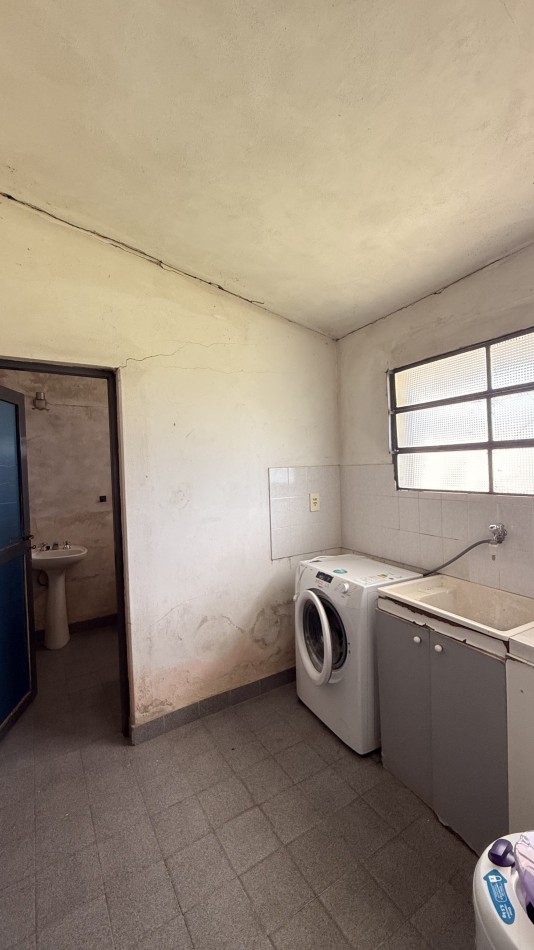 EN VENTA  CASA EN EXCELENTE ESTADO -  COMODIDAD Y FUNCIONALIDAD