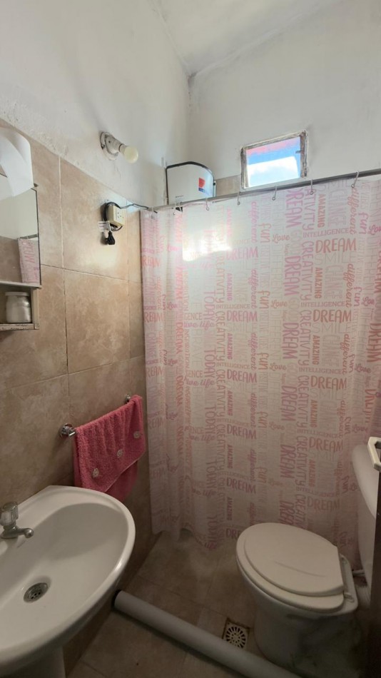 EN VENTA CASA A REFACCIONAR - EXCELENTE UBICACION