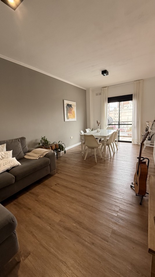 EN VENTA HERMOSO DPTO - 2 DORMITORIOS CON COCHERA