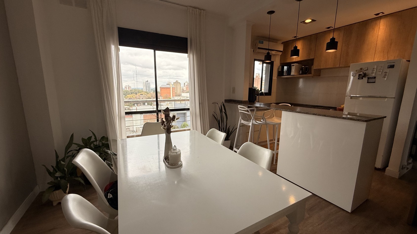 EN VENTA HERMOSO DPTO - 2 DORMITORIOS CON COCHERA