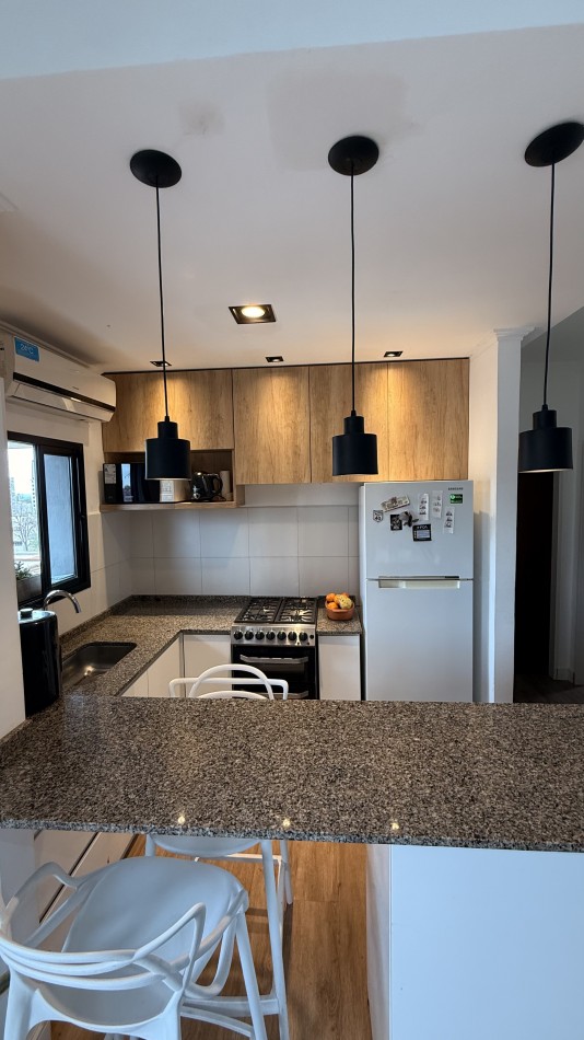 EN VENTA HERMOSO DPTO - 2 DORMITORIOS CON COCHERA