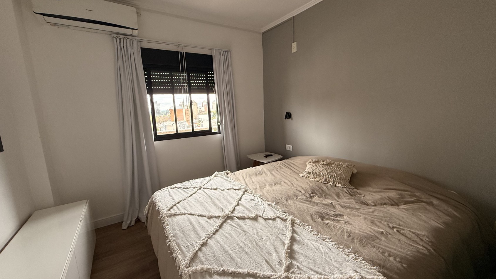 EN VENTA HERMOSO DPTO - 2 DORMITORIOS CON COCHERA