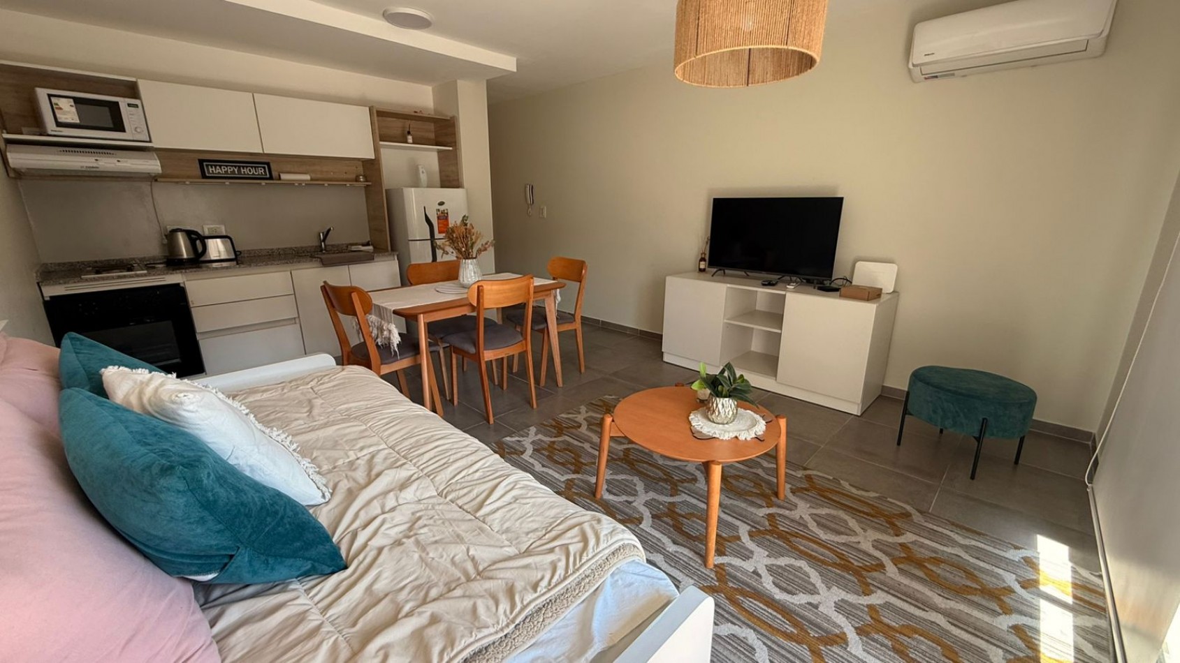 ALQUILER TEMPORARIO - DEPARTAMENTO CALLE LA PAZ - CAPACIDAD HASTA 4 PERSONAS