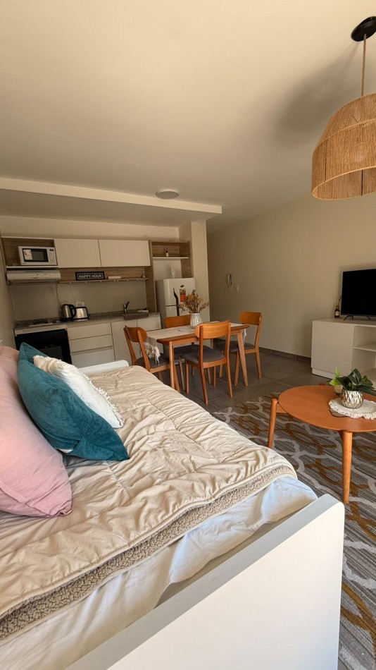 ALQUILER TEMPORARIO - DEPARTAMENTO CALLE LA PAZ - CAPACIDAD HASTA 4 PERSONAS