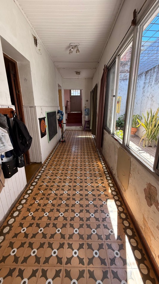 EN VENTA CASA A REFACCIONAR - EXCELENTE UBICACION CERCA DEL CENTRO CIVICO