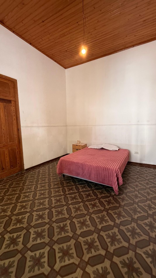 EN VENTA CASA A REFACCIONAR - EXCELENTE UBICACION CERCA DEL CENTRO CIVICO