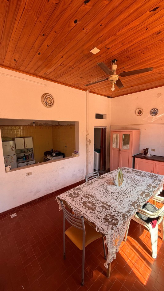 EN VENTA CASA A REFACCIONAR - EXCELENTE UBICACION CERCA DEL CENTRO CIVICO