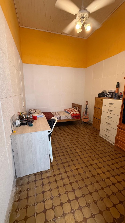 EN VENTA CASA A REFACCIONAR - EXCELENTE UBICACION CERCA DEL CENTRO CIVICO