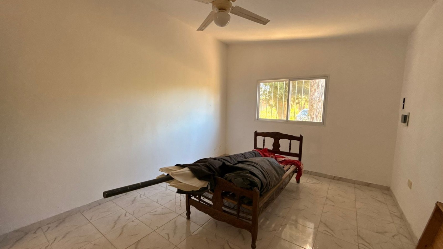 EN VENTA QUINTA A REFACCIONAR - SAUCE MONTRUL