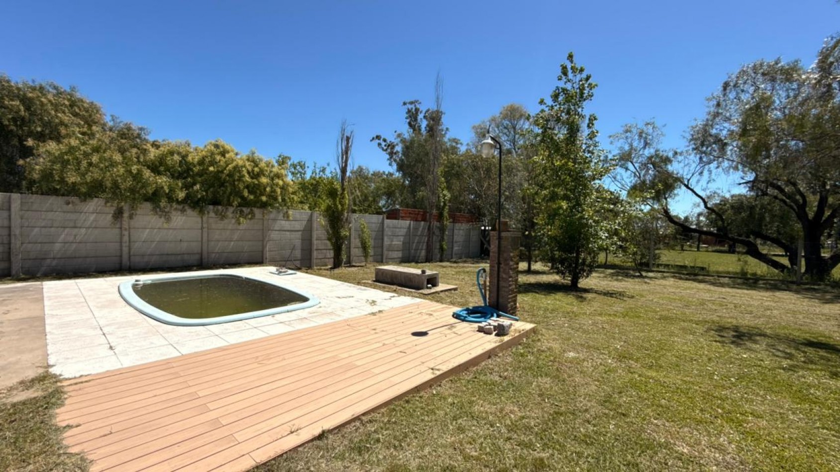 EN VENTA QUINTA A REFACCIONAR - SAUCE MONTRUL