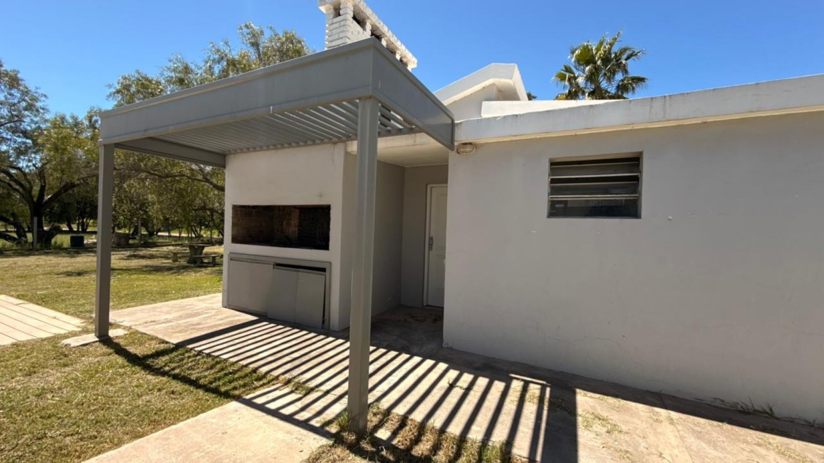 EN VENTA QUINTA A REFACCIONAR - SAUCE MONTRUL