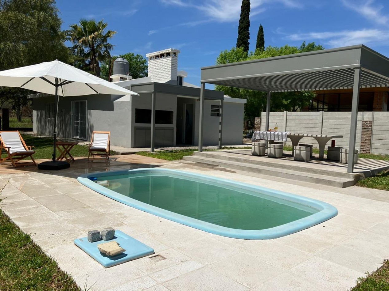 EN VENTA QUINTA A REFACCIONAR - SAUCE MONTRUL