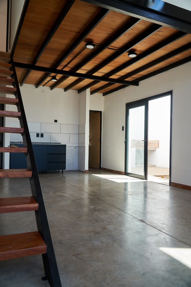 EN VENTA HERMOSO DUPLEX A ESTRENAR - ZONA ALMAFUERTE
