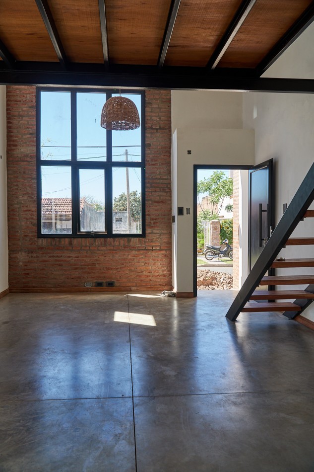 EN VENTA HERMOSO DUPLEX A ESTRENAR - ZONA ALMAFUERTE