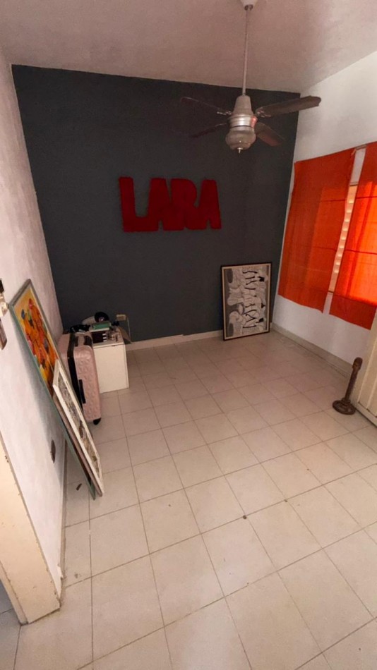 EN VENTA HERMOSA CASA DE DOS PLANTAS - ZONA AV. ALMAFUERTE Y CAPUTTO