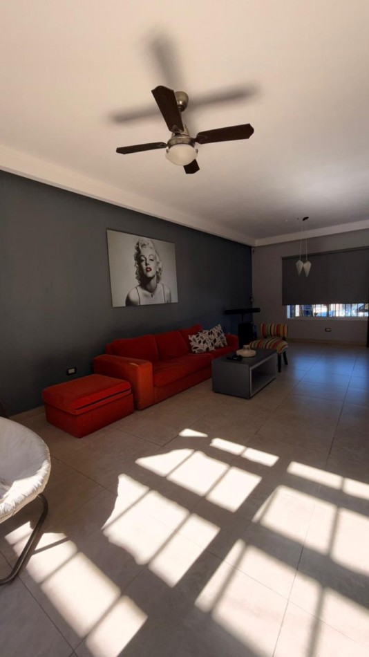 EN VENTA HERMOSA CASA DE DOS PLANTAS - ZONA AV. ALMAFUERTE Y CAPUTTO