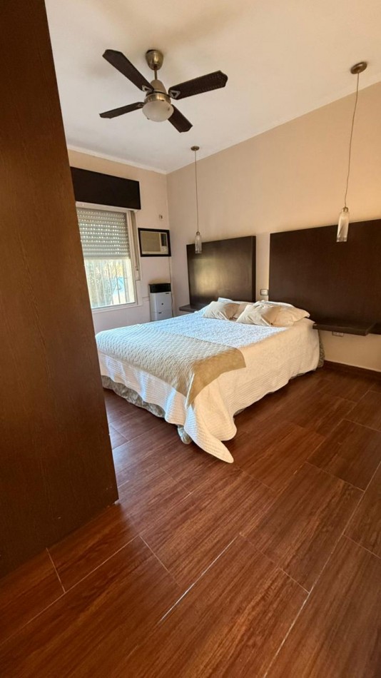 EN VENTA HERMOSA CASA DE DOS PLANTAS - ZONA AV. ALMAFUERTE Y CAPUTTO