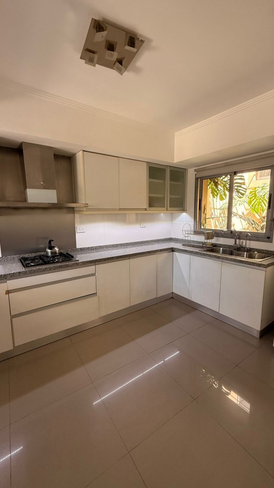 Venta Hermosa Casa Zona Thompson !!!