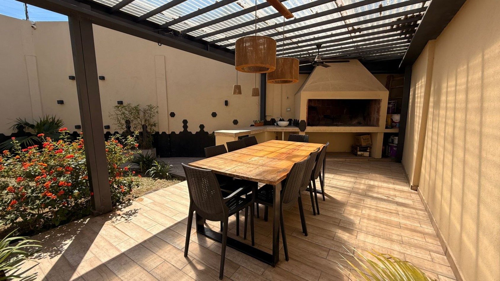 Venta Hermosa Casa Zona Thompson !!!